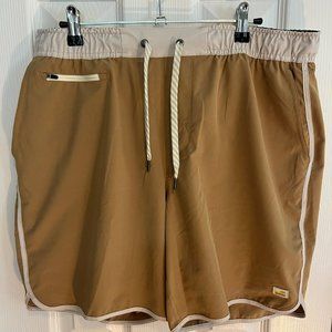 Vuori Men's Banks Shorts Large (Wheat/Tan)